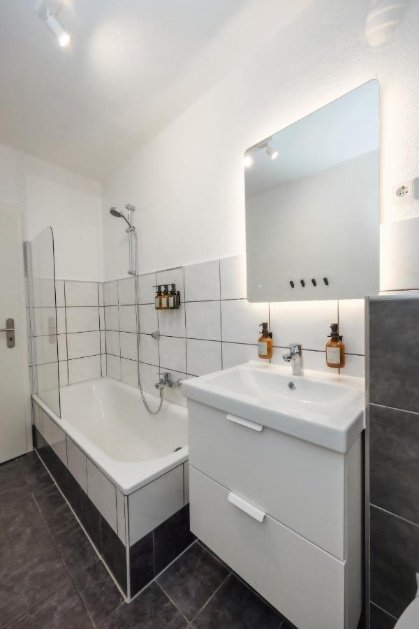 80Qm Luxurioese Designerwohnung Im Herzen Bochums מראה חיצוני תמונה